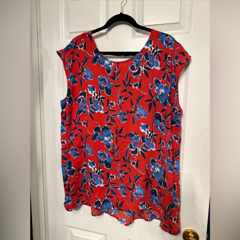 Halogen 2X Red Floral Poly Sleeveless V Neck Back Strap Blouse Top- Womens